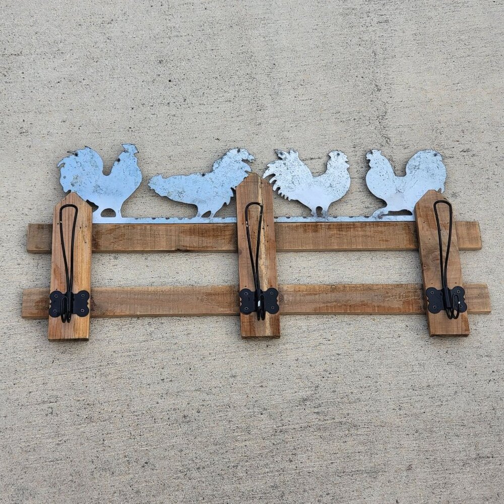 Rustic Wooden Wall Mounted Rack Decorative Metal Roosters Black Iron Hooks Coat